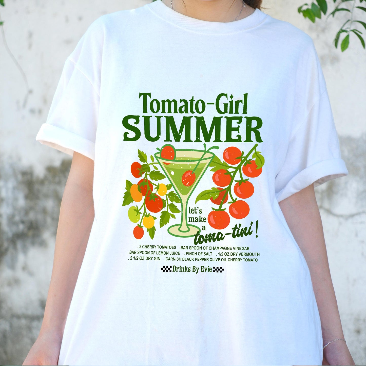 Tomato Girl Summer Shirt, Toma-tini Cocktail Tee, Retro Tomato Garden Aesthetic T-Shirt, Farmer’s Market Trendy Summer Top