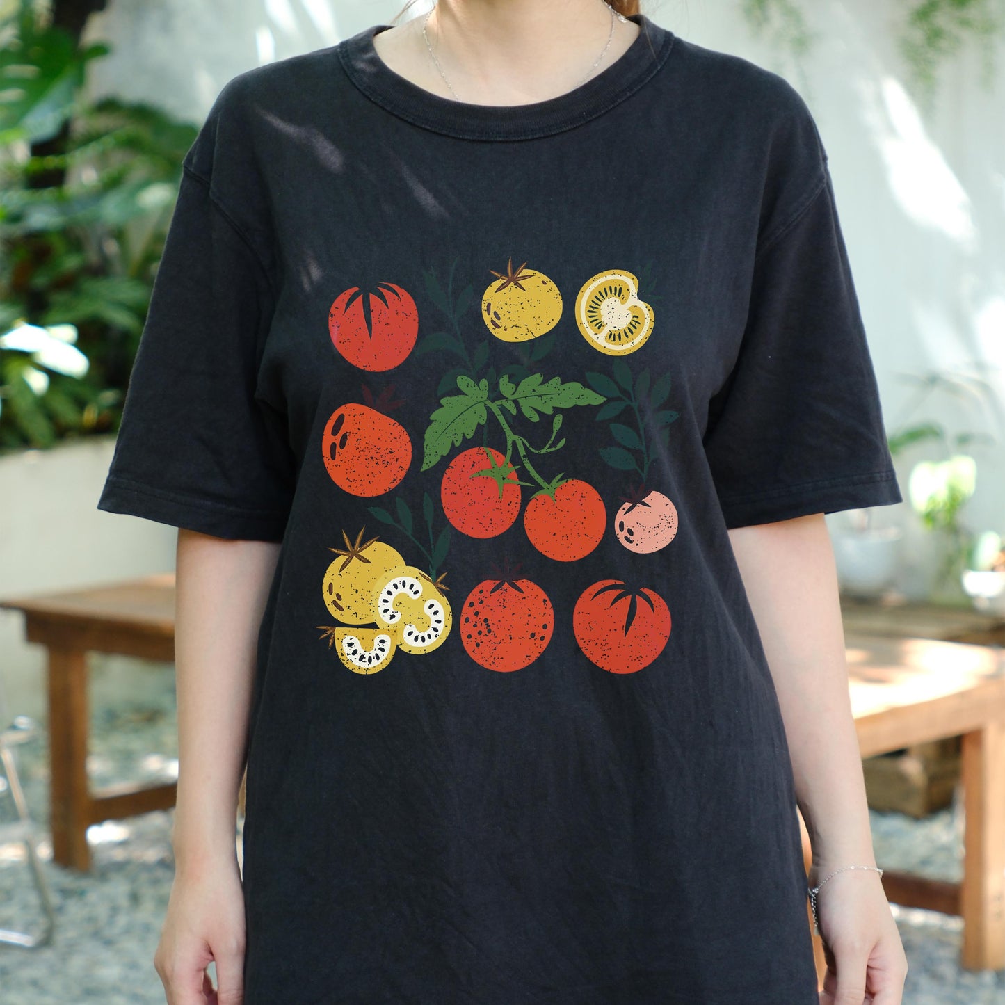 Vintage Tomato Garden Shirt, Cute Heirloom Tomato Graphic Tee, Farmer’s Market Vegetable Shirt, Retro Veggie Plant Lover Gift Tee