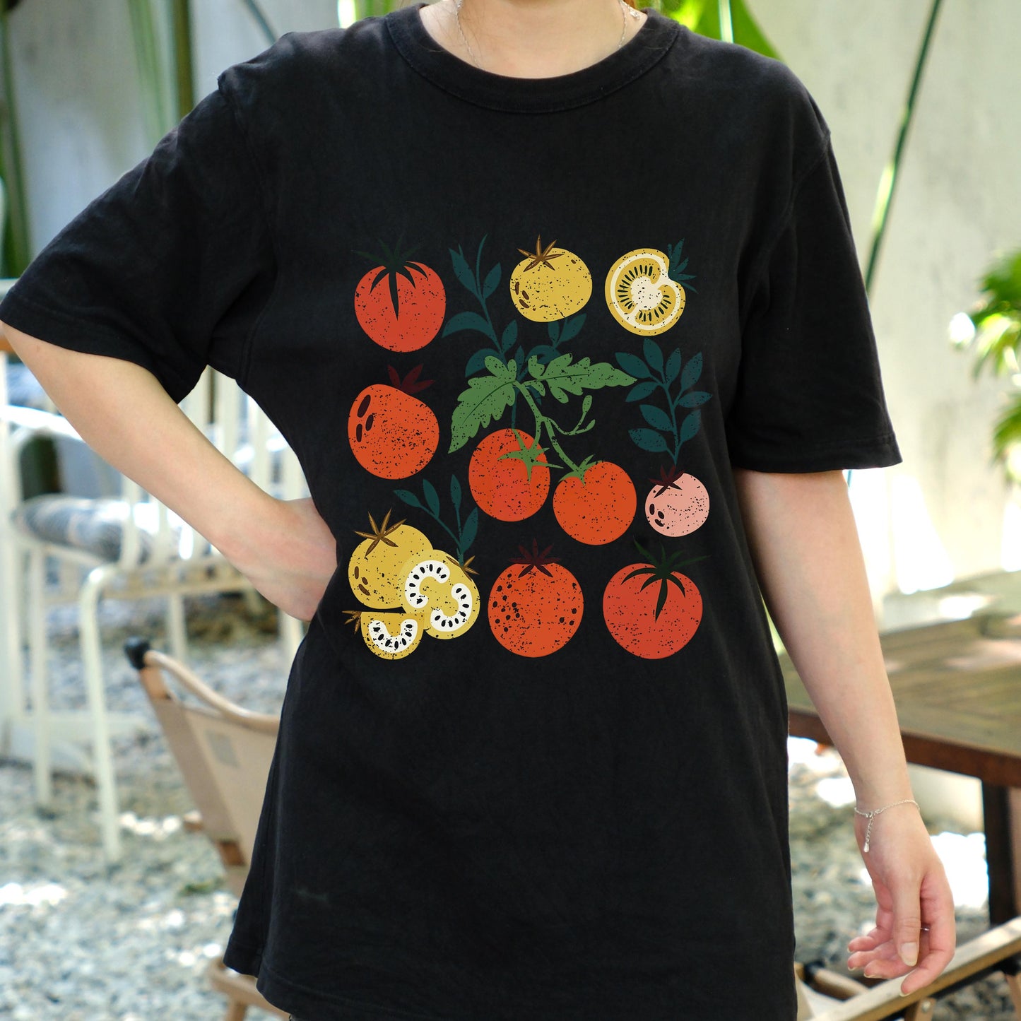 Vintage Tomato Garden Shirt, Cute Heirloom Tomato Graphic Tee, Farmer’s Market Vegetable Shirt, Retro Veggie Plant Lover Gift Tee