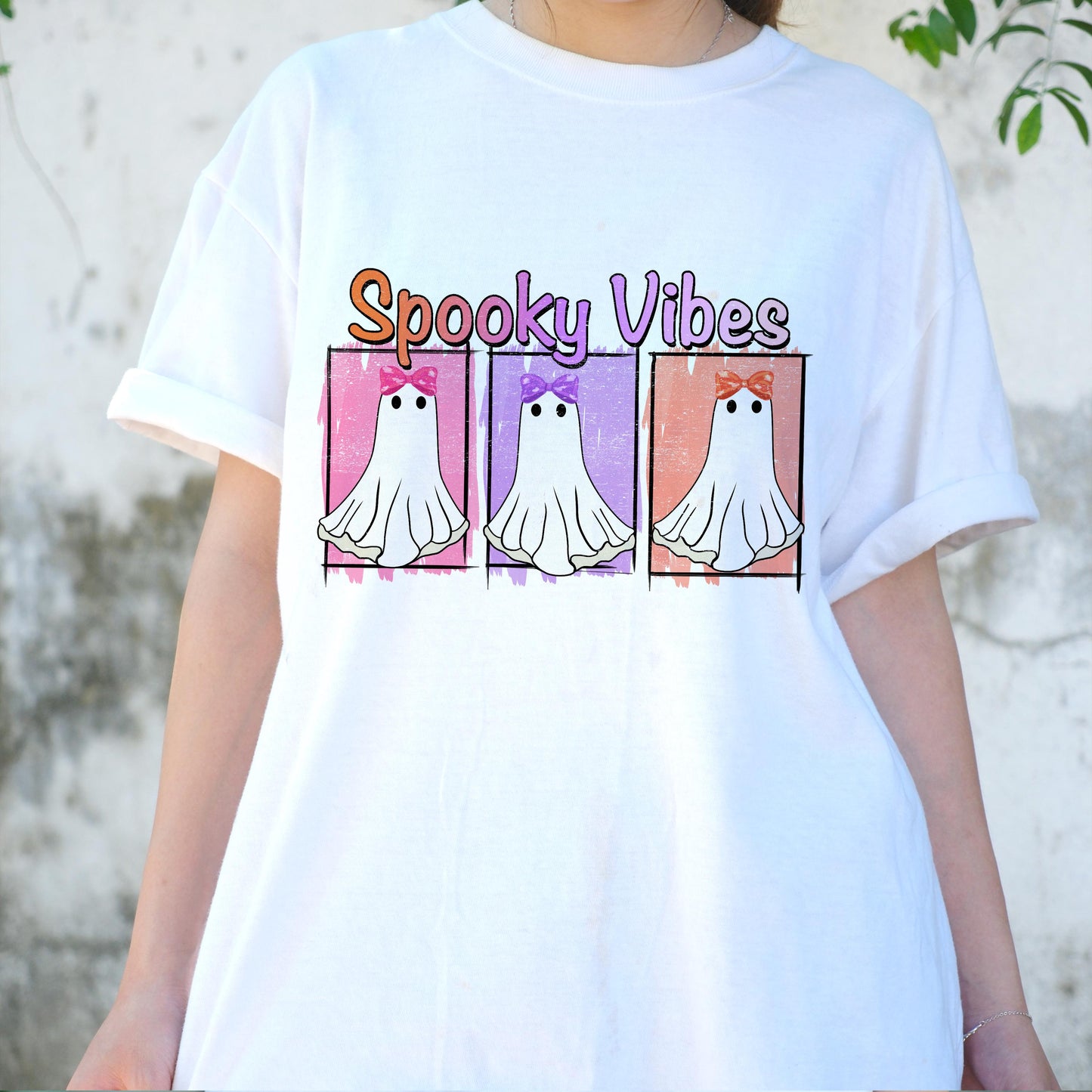 Spooky Vibes Ghost Shirt, Cute Halloween T-Shirt for Women, Retro Girly Ghost Tee, Fall Aesthetic Shirt, Funny Halloween Outfit