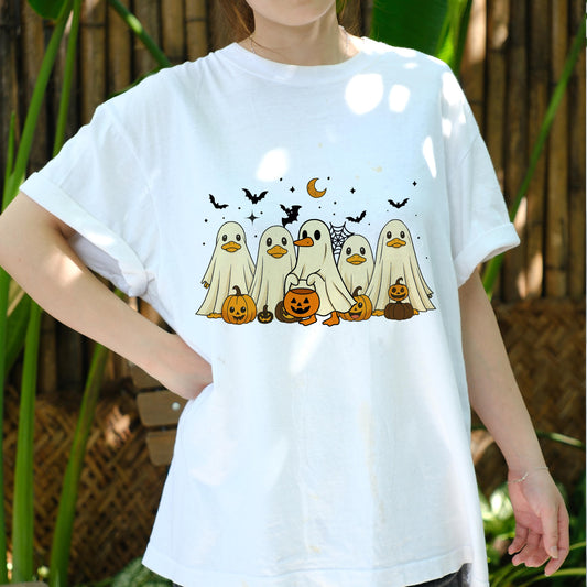 Ghost Duck Halloween Shirt, Cute Spooky Duck Tee, Funny Trick or Treat Goose T-Shirt, Pumpkin Costume Animal Tee, Fall Halloween Outfit