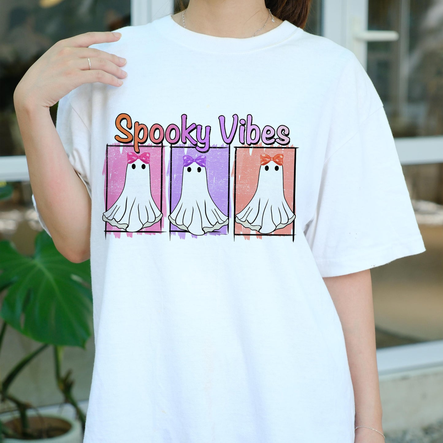 Spooky Vibes Ghost Shirt, Cute Halloween T-Shirt for Women, Retro Girly Ghost Tee, Fall Aesthetic Shirt, Funny Halloween Outfit